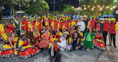 Dança de quadrilha anima o Centro de Campos em evento promovido pela CDL