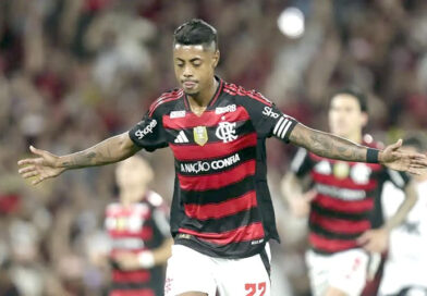 STJD pune Bruno Henrique com 12 jogos de suspensão
