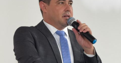 Vereador Erick Lopes é eleito para comandar a Câmara fidelense